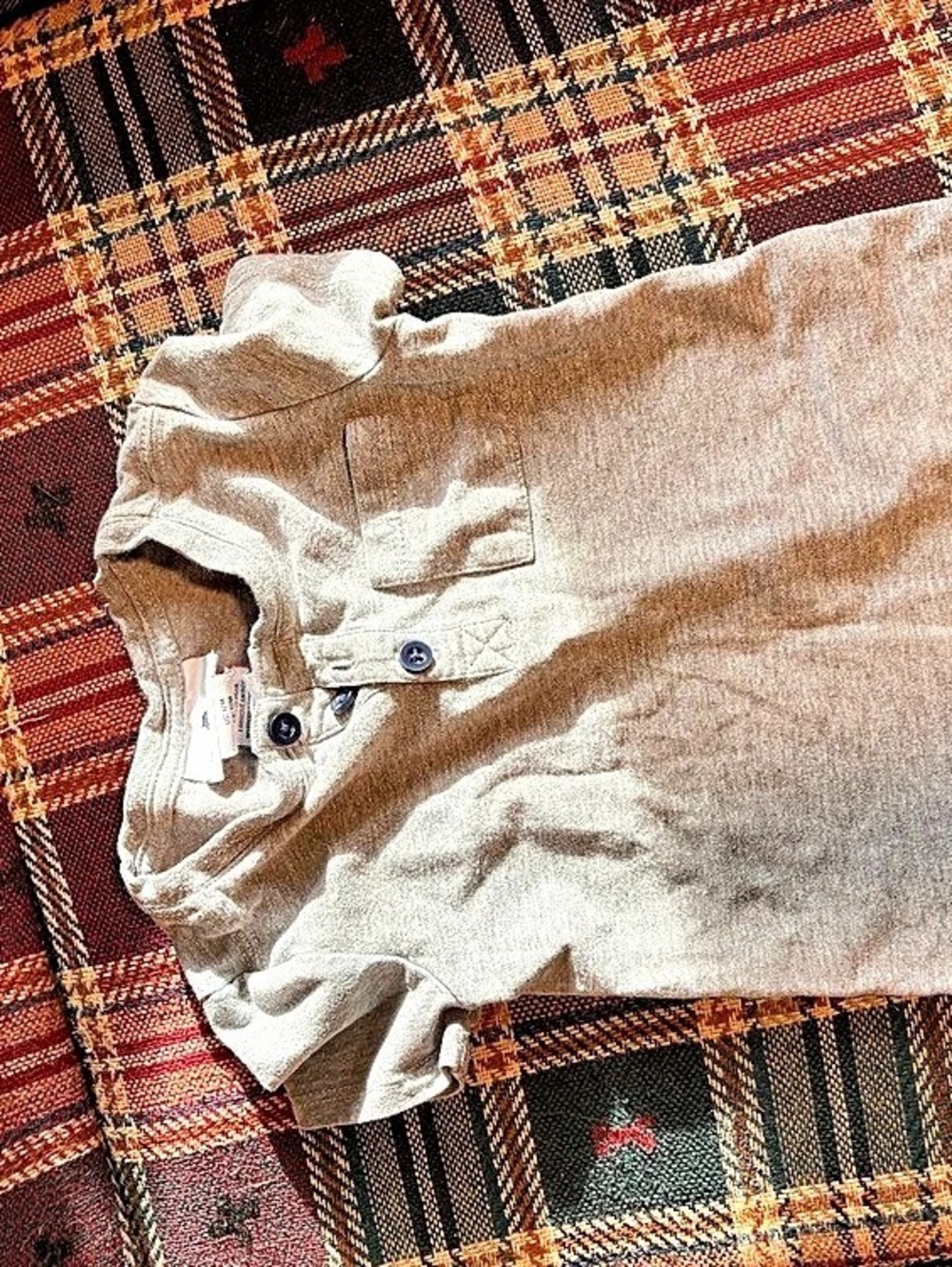 Gap shirt